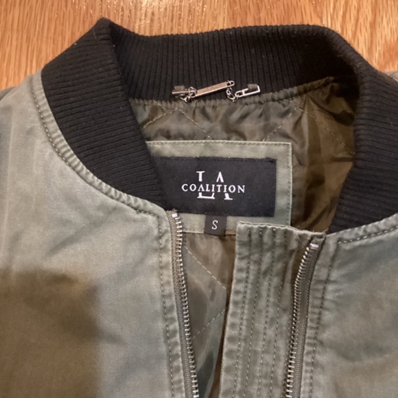 Small Warm Coalition Coat - Picture 4 of 4